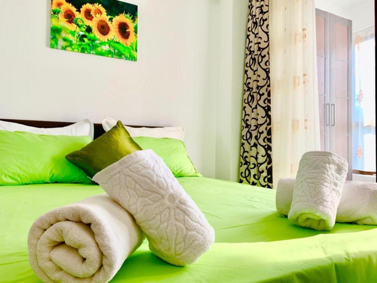 Elyse Comfortable Apartment Close To Palas Mall Iasi Extérieur photo