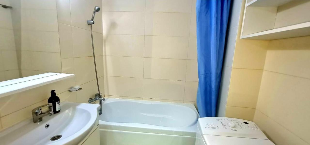 Elyse Comfortable Apartment Close To Palas Mall Iasi Extérieur photo